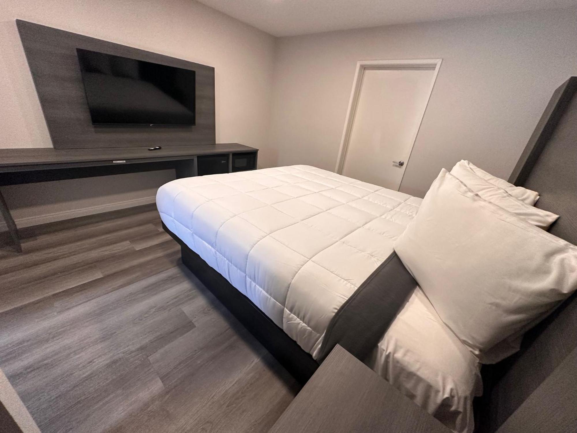 Five Star 3* West Covina